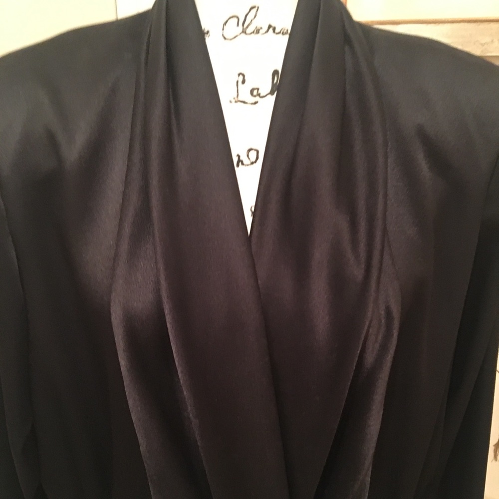 BLACK BLOUSE